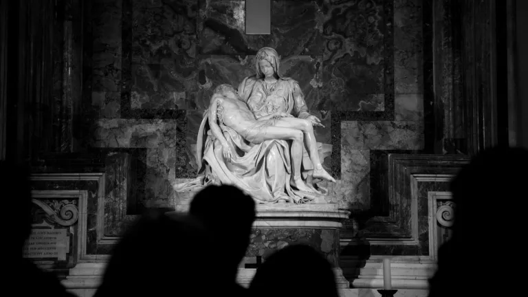 Madonna pieta Pixabay